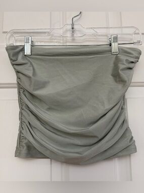 Edikted Maxeen Shiny Gathered Tube Top